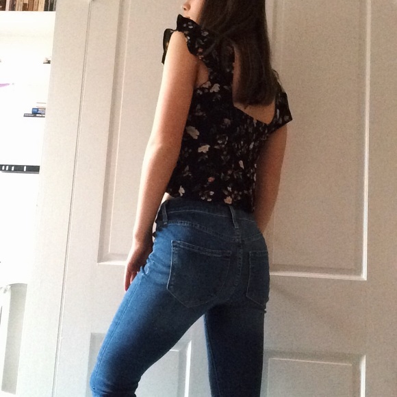 Women’s Old Navy High Rise Rockstar Jeans: Size 4 - Picture 3 of 8